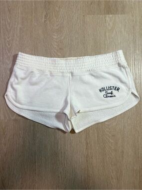 Y2K Retro Hollister Women's Small White Terry Cloth Surf Chic Booty Shorts